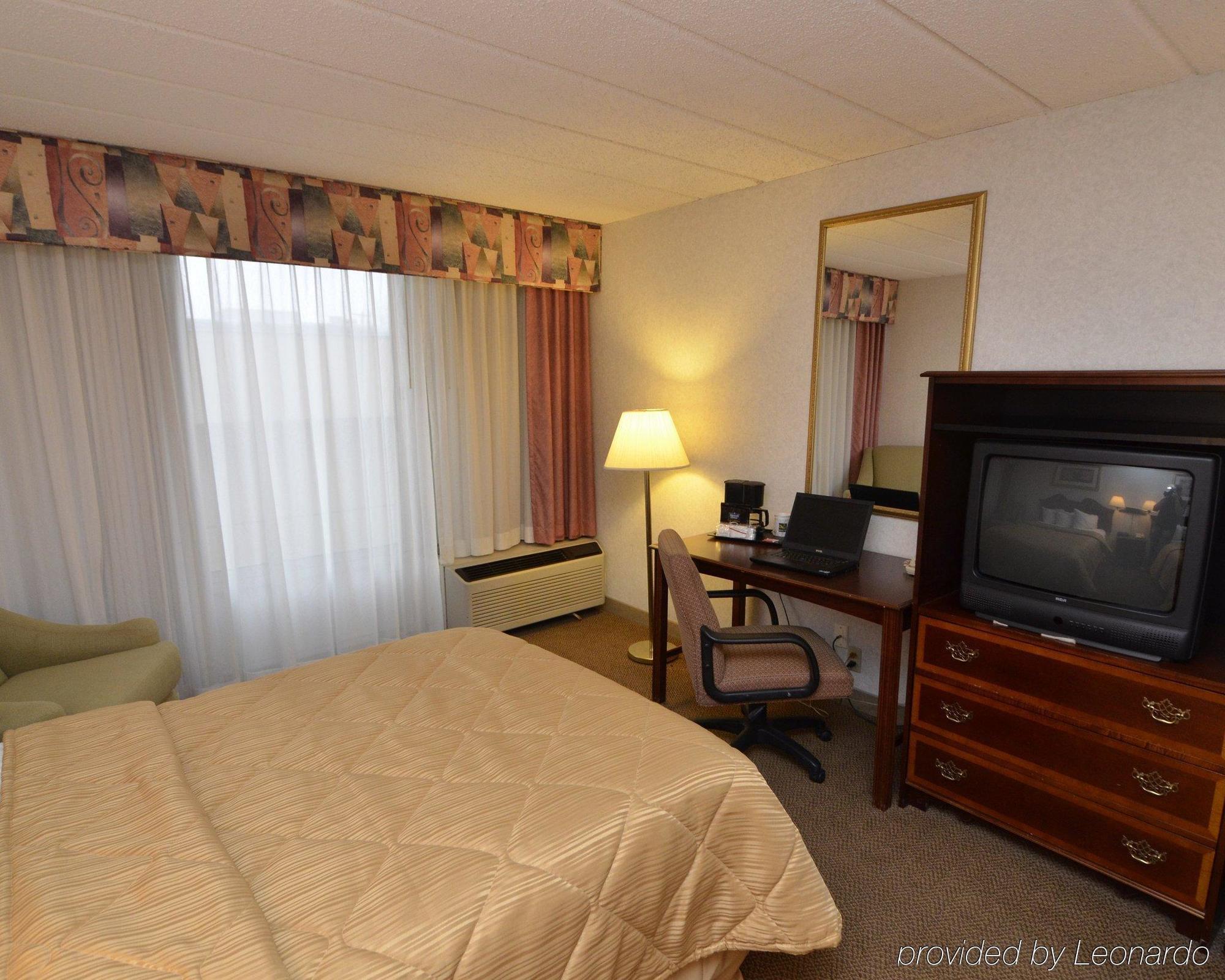 Hotel Baymont By Wyndham Milesburg Esterno foto
