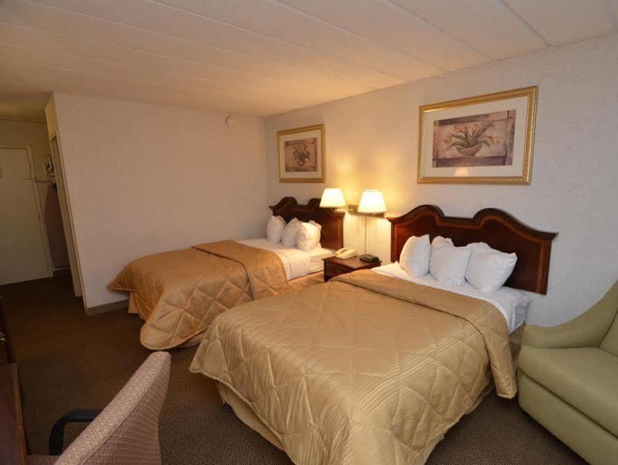 Hotel Baymont By Wyndham Milesburg Esterno foto